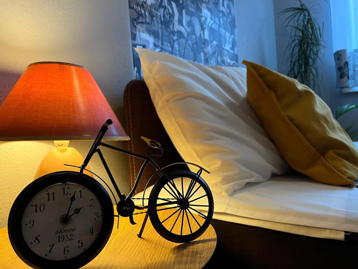 Apartament Rowerlovy Lägenhet Wałbrzych Exteriör bild