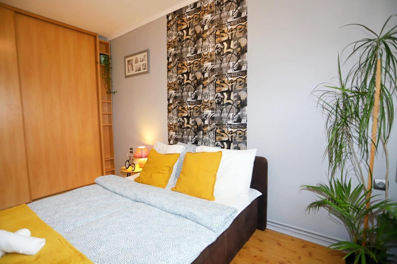 Apartament Rowerlovy Lägenhet Wałbrzych Exteriör bild