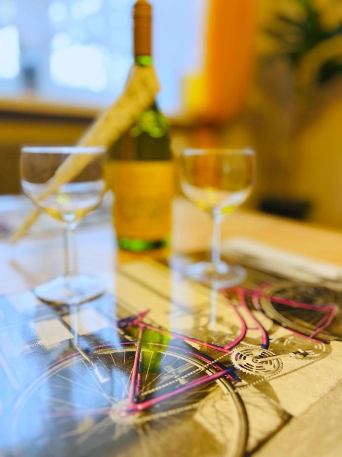 Apartament Rowerlovy Lägenhet Wałbrzych Exteriör bild