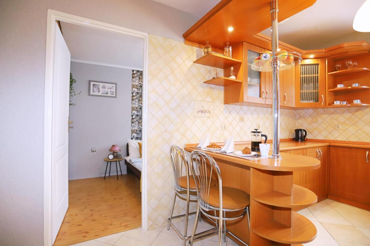 Apartament Rowerlovy Lägenhet Wałbrzych Exteriör bild